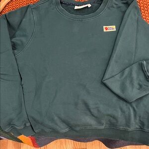 Women’s Green sweatshirt